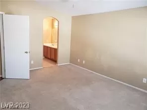 Photo #5: 2611917 Listing 