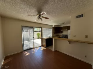 Photo #3: 2611920 Listing