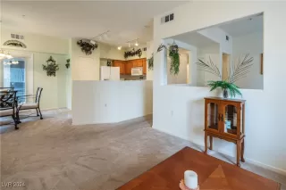 Photo #4: 2611929 Listing