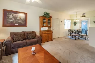 Photo #5: 2611929 Listing