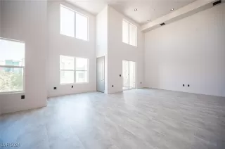 Photo #4: 2611939 Listing 