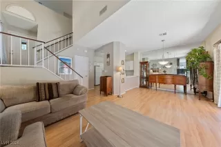 Photo #3: 2611944 Listing