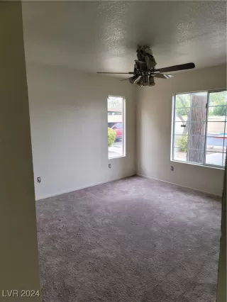 Photo #5: 2611946 Listing 