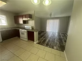 Photo #6: 2611963 Listing 