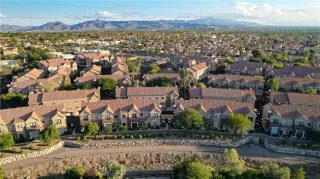 Photo #1: 2611966 Listing 