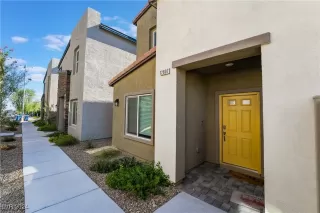 Photo #1: 2611975 Listing 