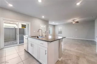 Photo #4: 2611975 Listing 