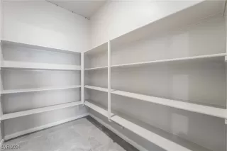 Photo #6: 2611975 Listing 