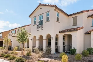 Photo #1: 2611984 Listing