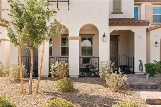 Photo #2: 2611984 Listing