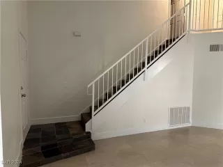 Photo #4: 2612007 Listing 