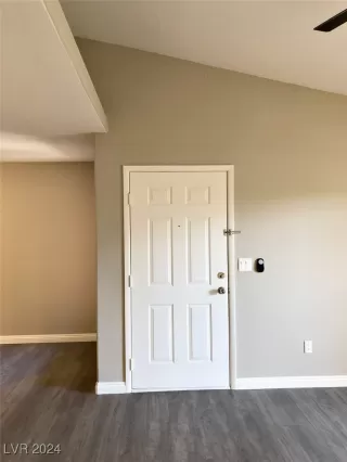 Photo #1: 2612017 Listing 