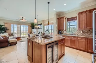 Photo #5: 2612023 Listing 