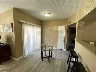 Photo #3: 2612034 Listing 