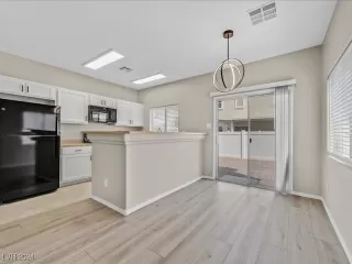 Photo #4: 2612075 Listing 