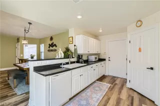 Photo #3: 2612082 Listing