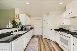 Photo #4: 2612082 Listing