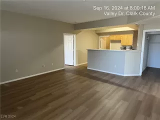 Photo #4: 2612087 Listing 