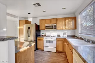 Photo #3: 2612099 Listing 