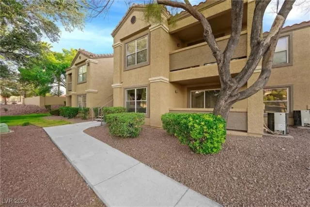 MLS: 2612107 Condo For Sale