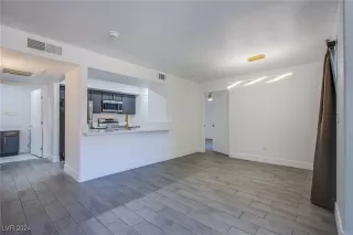 Photo #2: 2612107 Listing 