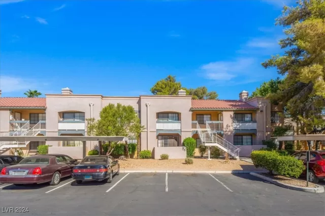 MLS: 2612144 Condo For Sale