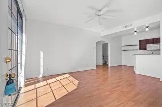 Photo #5: 2612144 Listing 