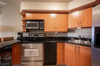 Photo #4: 2612163 Listing