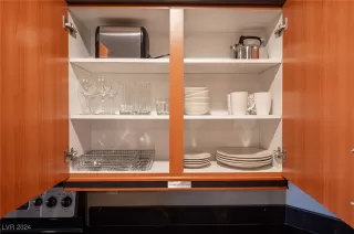 Photo #5: 2612163 Listing