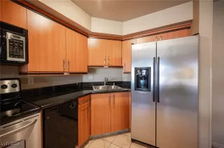 Photo #6: 2612163 Listing