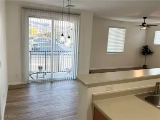 Photo #5: 2612173 Listing