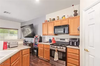 Photo #5: 2612249 Listing