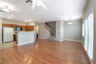 Photo #2: 2612269 Listing