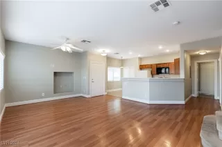 Photo #3: 2612269 Listing