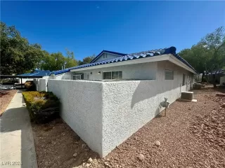 Photo #4: 2612293 Listing