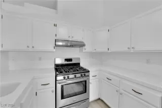 Photo #6: 2612295 Listing