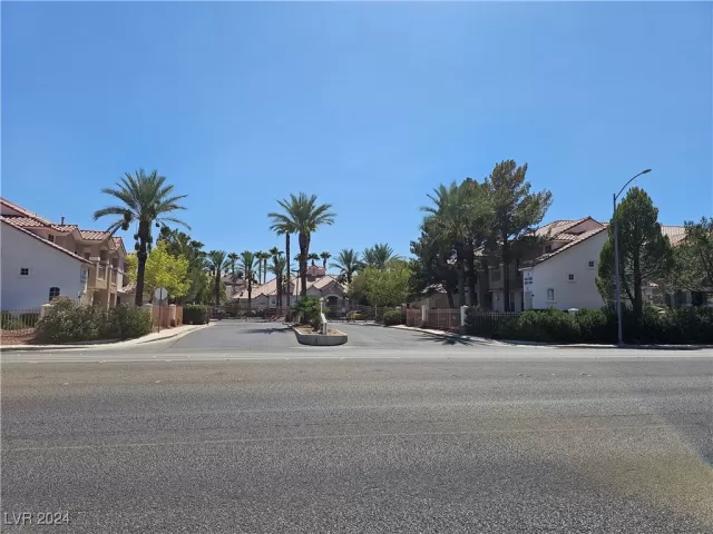 MLS: 2612359 Condo For Sale