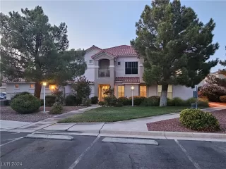 Photo #4: 2612359 Listing