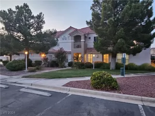 Photo #5: 2612359 Listing