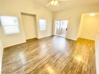 Photo #4: 2612406 Listing 