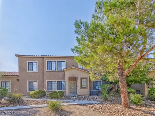 MLS: 2612410 Condo For Sale