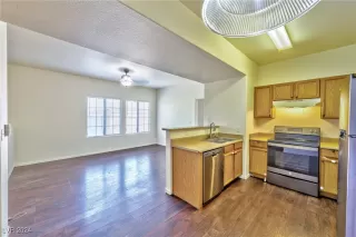 Photo #4: 2612410 Listing 