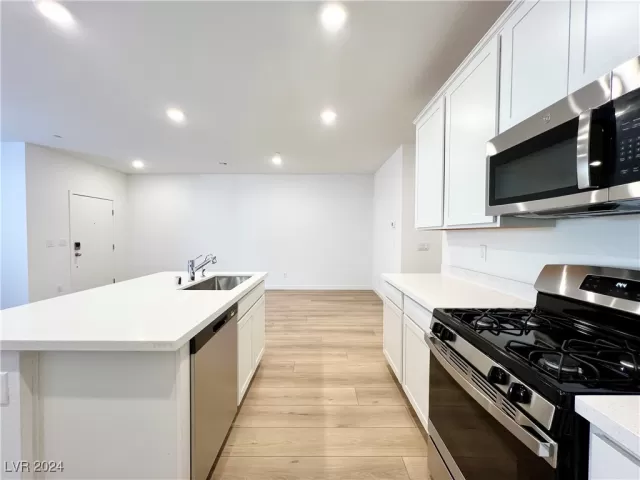 MLS: 2612426 Condo For Sale