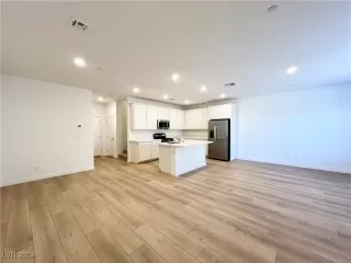 Photo #5: 2612426 Listing 