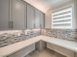 Photo #4: 2612438 Listing 