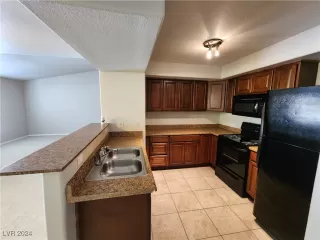 Photo #1: 2612442 Listing