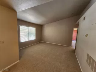 Photo #3: 2612442 Listing