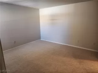 Photo #5: 2612442 Listing