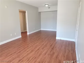 Photo #2: 2612486 Listing 