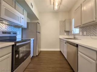 Photo #5: 2612504 Listing 